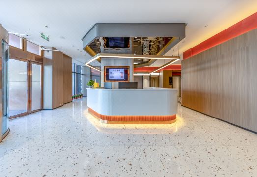 Borrman Hotel (Golmud High-Speed Railway Station) Hotel Overview