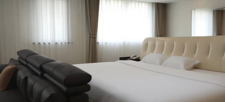 乾营大酒店(承德鹰手营子政府店)图片