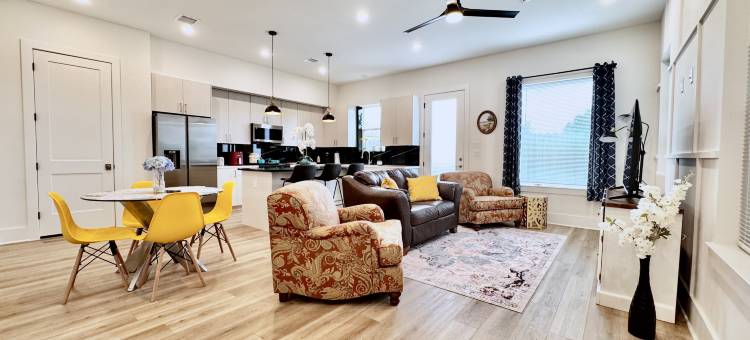 Centrally located cozy getaway near downtown图片