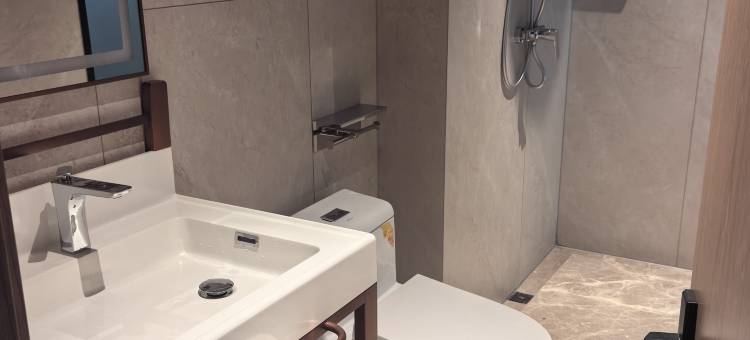 馨越雅致酒店(湛江渔港公园观海长廊店)图片