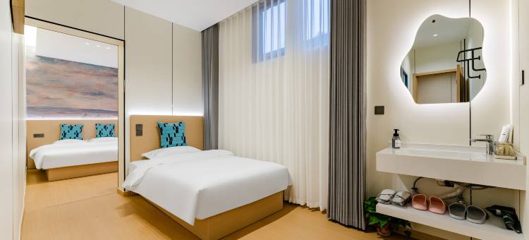 开封逸林酒店(清明上河园万岁山武侠城店)图片