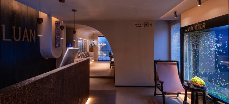 QINGLUAN晴峦·暮雪千川｜阅城鑫奢雪山观景民宿(古城木府店)图片