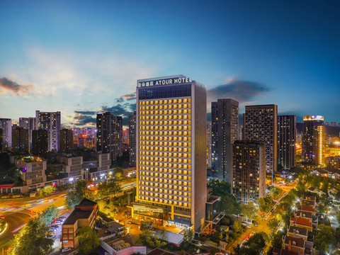 重庆北站人和亚朵酒店