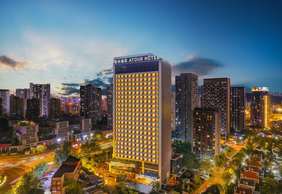 重庆北站人和亚朵酒店外景图