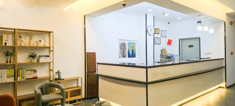 粤客隆酒店(佛山祖庙叠滘地铁站店)图片