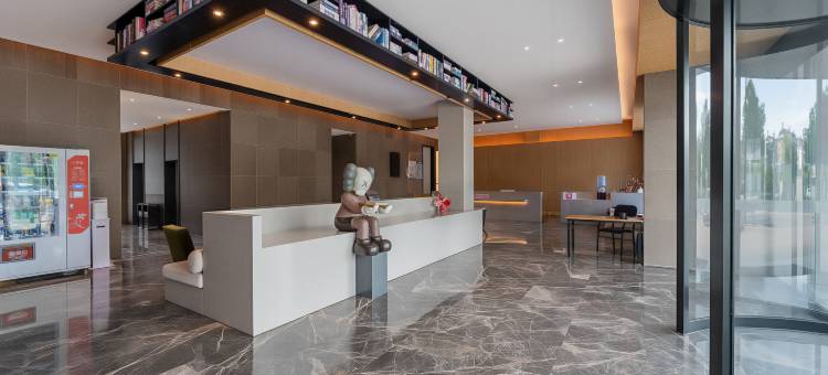 地平线电竞酒店(祥云路龙游站店)图片