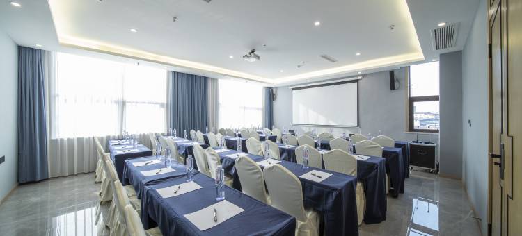 泓江花园酒店(龙马高中店)图片