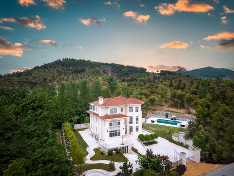 西塞白鸽花园城堡私汤民宿