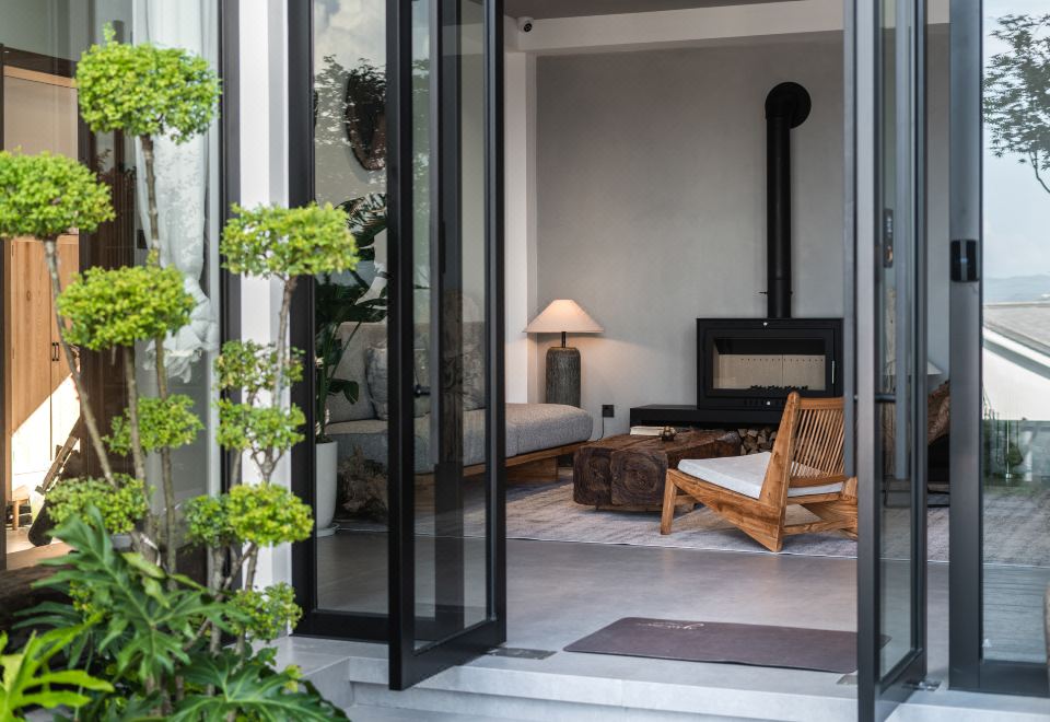 Dali Yutang Banshan Inn Hotel Overview