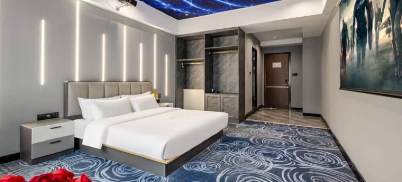 艺宿主题酒店(南宁西乡塘民族大学地铁站店)图片