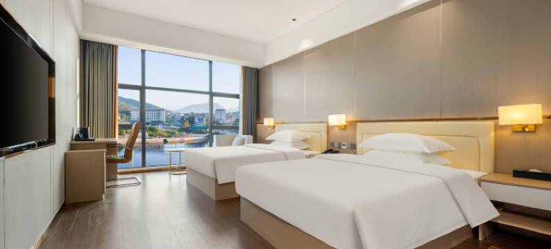 蓝泉国际酒店(防城港上思县民族中学明江店)图片