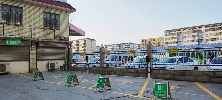 IU酒店(商丘高铁站正弘汇店)图片