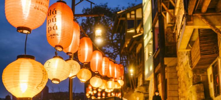 鑫宫酒店(南坪商业旅游步行街店)图片