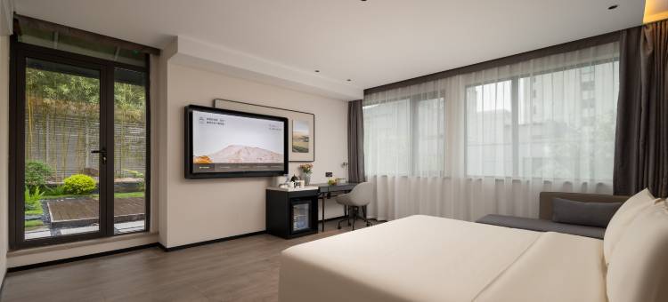 杭州西湖湖滨平海路亚朵酒店图片