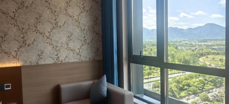 途客轻奢酒店(桐庐银泰城店)图片