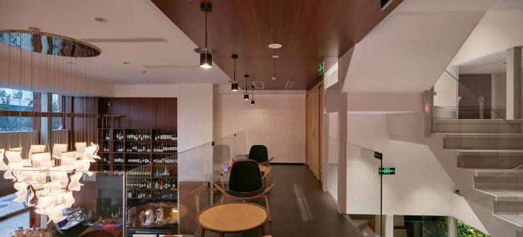 和九间美墅酒店(青岛五四广场奥帆中心店)图片