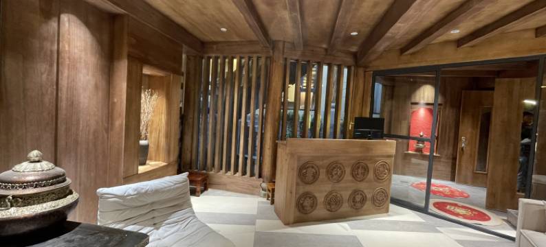 嘉央仓古·Shangri-La丨智能供氧暖轻奢度假美宿(独克宗古城店)图片