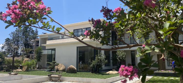 丽江小石驿民宿(三义国际机场店)图片