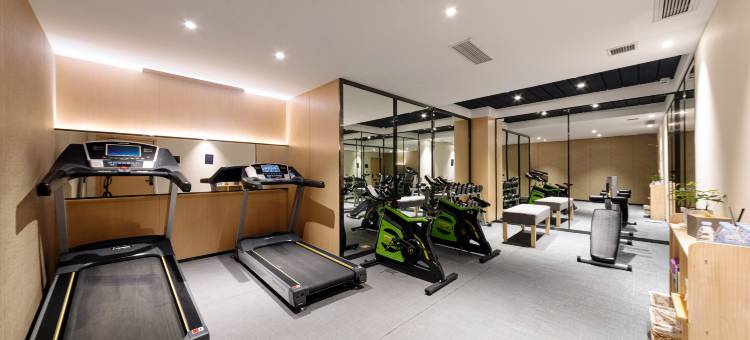 重庆解放碑八一广场亚朵酒店图片