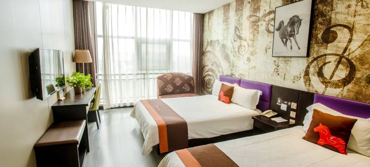 云逸精选酒店(石家庄学院中仰陵地铁站店)图片