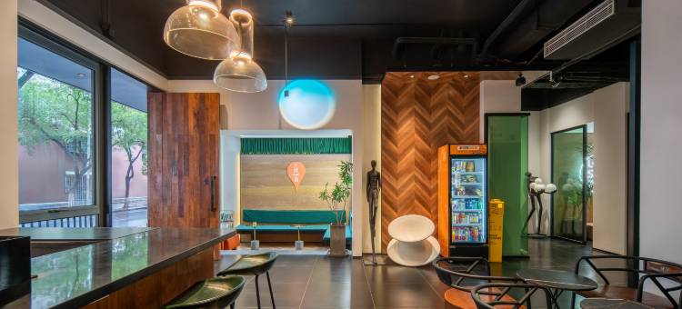 济南山大印象城漫亭轻居酒店图片