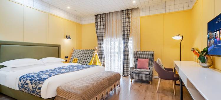 洛曼城堡酒店(常州中华恐龙园店)图片