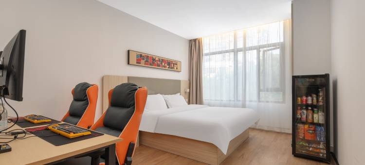 爱电竞酒店(上海大宁国际商业区大华三路地铁站店)图片