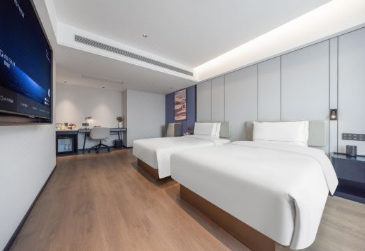 Xinyi Center Qingnian Road Atour HotelHotel Overview