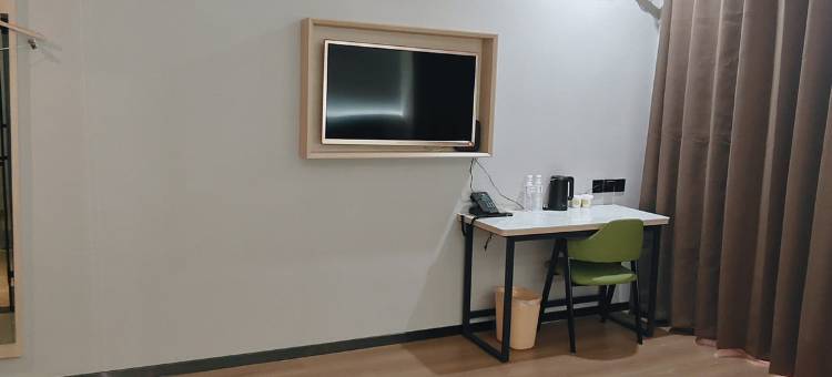 青皮树酒店(天津静海区汽车站家世界购物广场店)图片