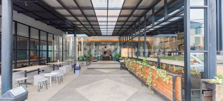 艾尔夸拜酒店(Hotel Alqueby Near Kiara Artha Park Mitra RedDoorz)图片
