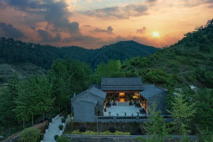 半山雲舍·侘寂風半山觀景度假中古合院謐花園(武當山售票處店)