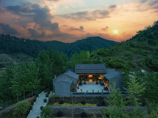 半山云舍·侘寂风半山观景度假中古合院谧花园(武当景区售票处店)