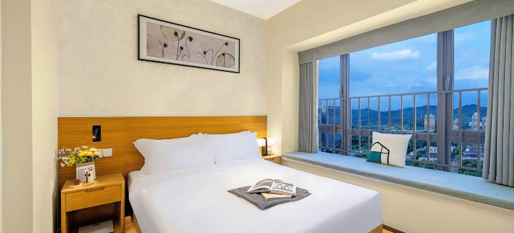 深圳雅院公寓(凤凰城地铁站店)图片