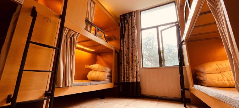 安屿光舍青年旅舍(黄贝岭地铁站店)图片