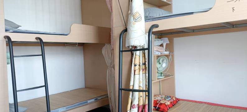 长沙悦栖太空舱青年旅社(圭塘地铁站店)图片