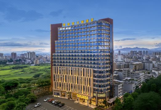 五华华威斯卡顿酒店外景图