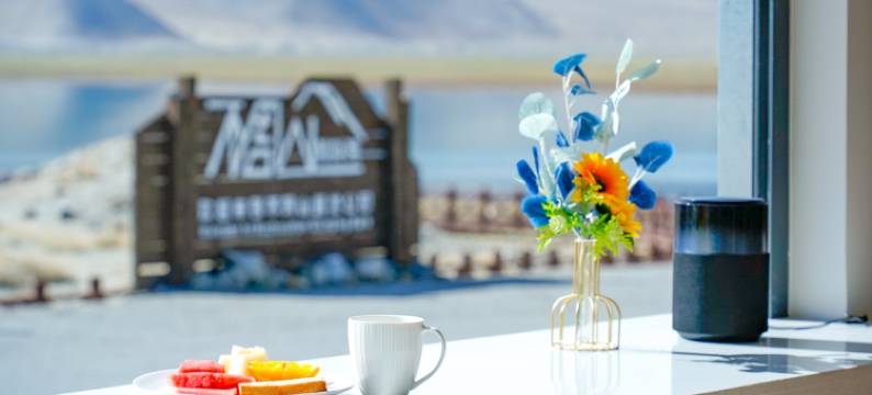 喀拉库勒湖不周山营地图片