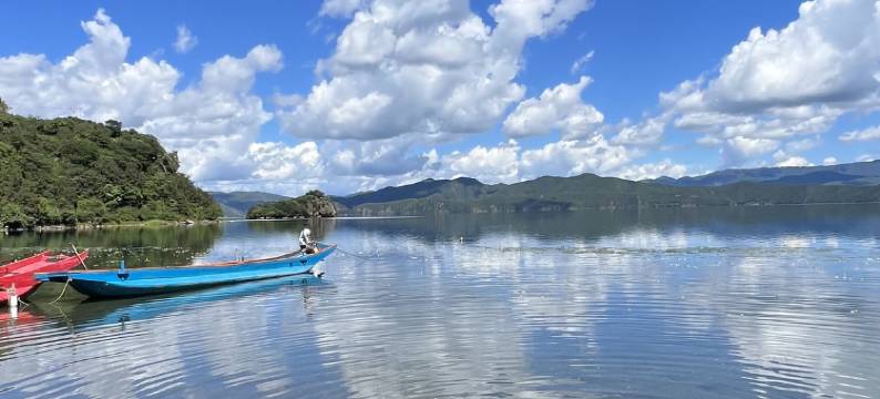 泸沽湖湖畔之梦·半山湖景美宿图片