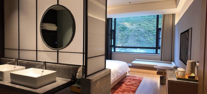 泸定烹坝十里香酒店图片