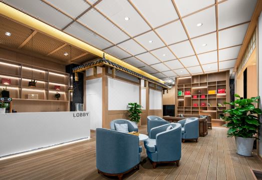 Platinum Celebrity Hotel Hotel Overview