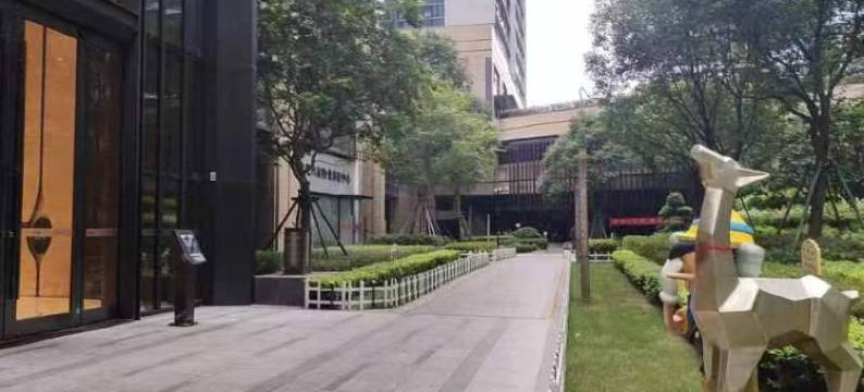 深城印象青年旅社(深圳北站红山地铁站店)图片