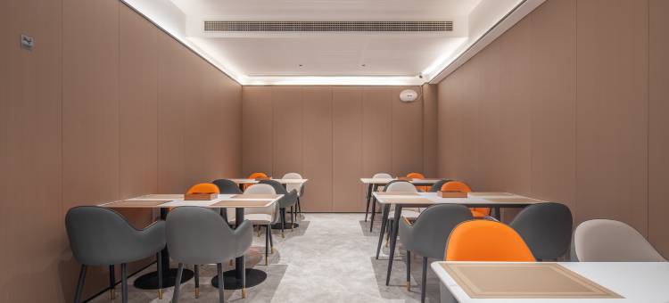 柏曼酒店(阜阳阜南街心公园店)图片