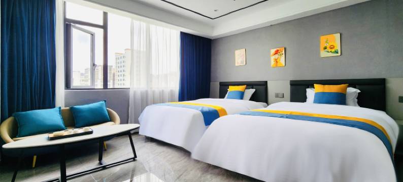 礼庭轻居酒店(澄海奥飞市民广场店)图片