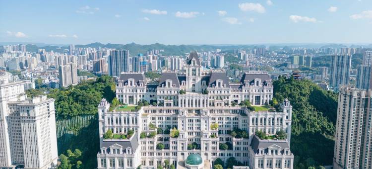 景怡·云憩高空智能观影酒店(贵阳花果园双子塔方圆荟海豚广场店)图片