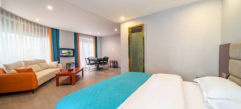 腾龙湾柏悦酒店(花溪公园十里河滩店)图片