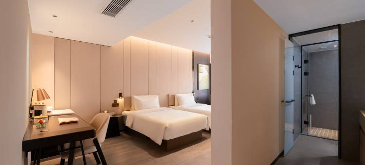 洛阳火车站大卫天地亚朵酒店图片