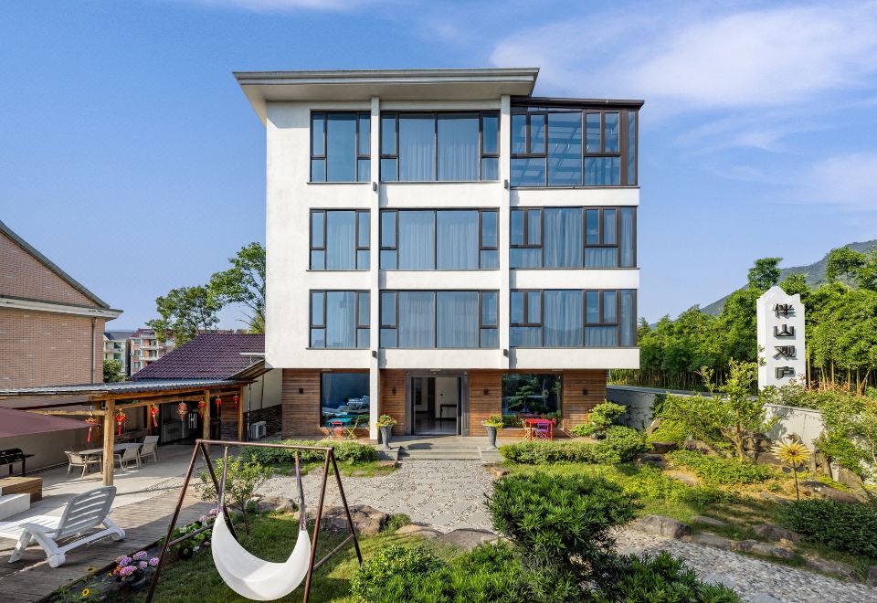  Hotel Overview