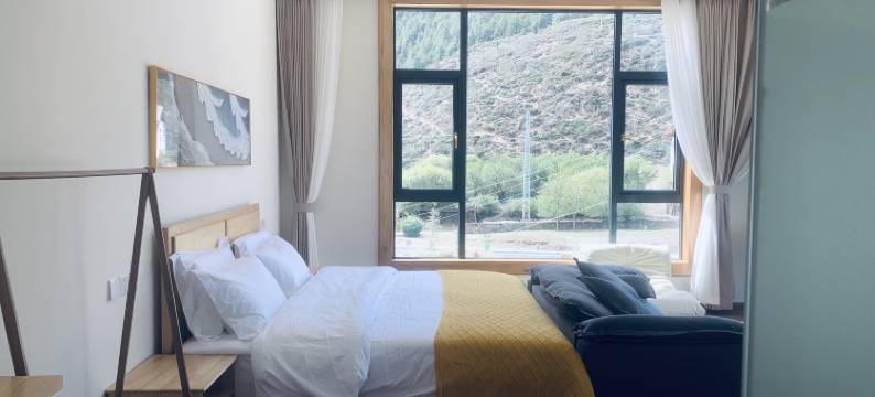 香格里拉山下山野火供氧民宿(普达措国家公园店)图片