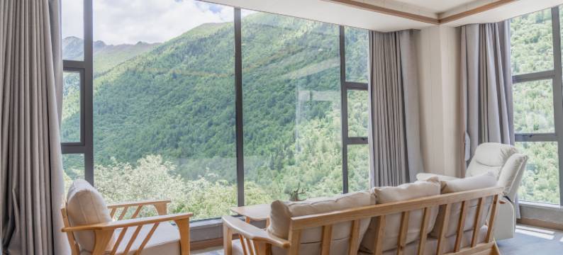 云顶望山丨半山月舍(四姑娘山长青山寨观景平台店)图片