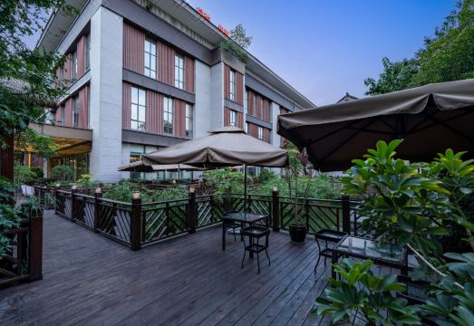 Platinum Hotel (Sichuan University Jincheng College)Hotel Overview